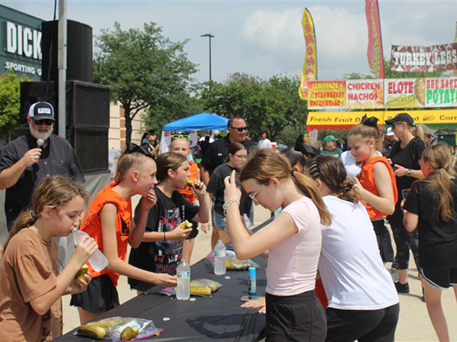 [Kids Pickle Eating Contest]